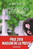 Changer l'eau des fleurs
